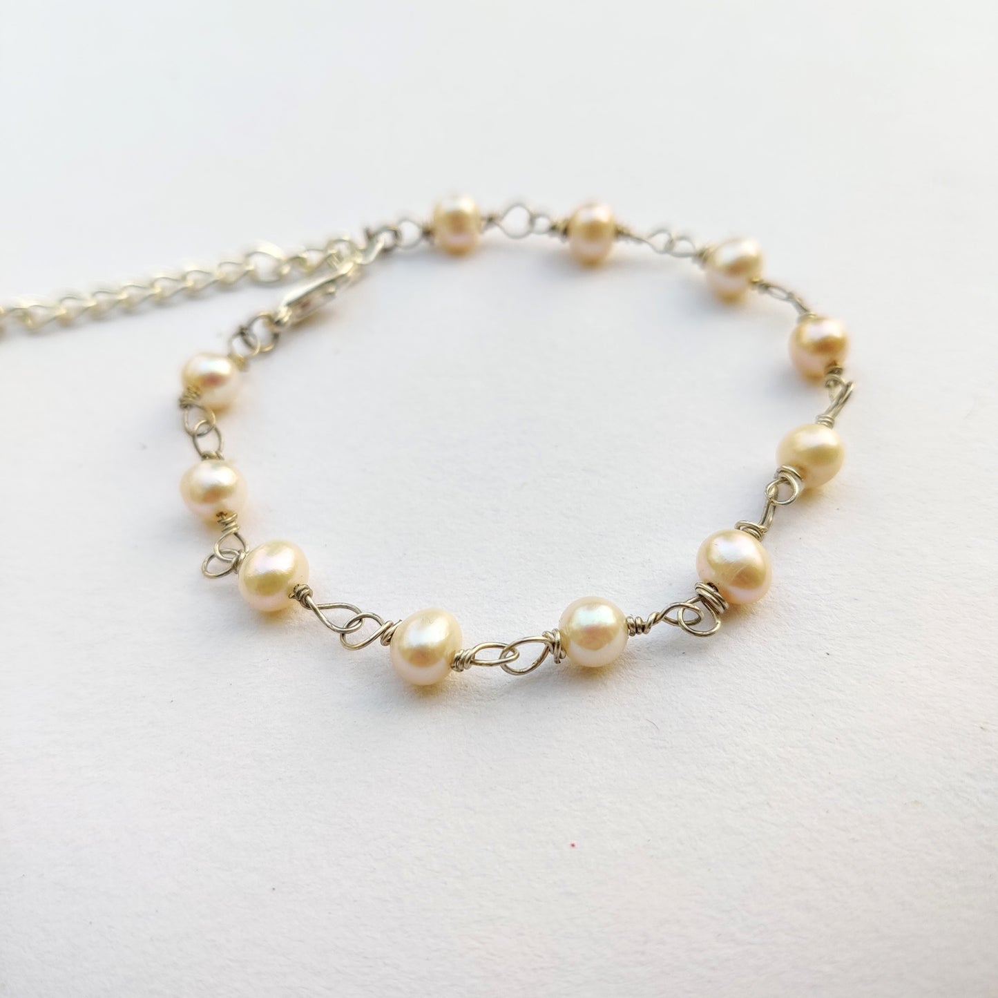 Dainty Natural Pearls Bracelet
