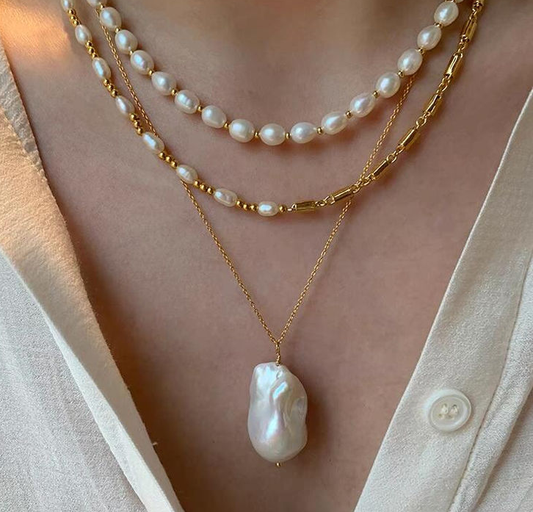 How to Layer Necklaces Without Them Tangling