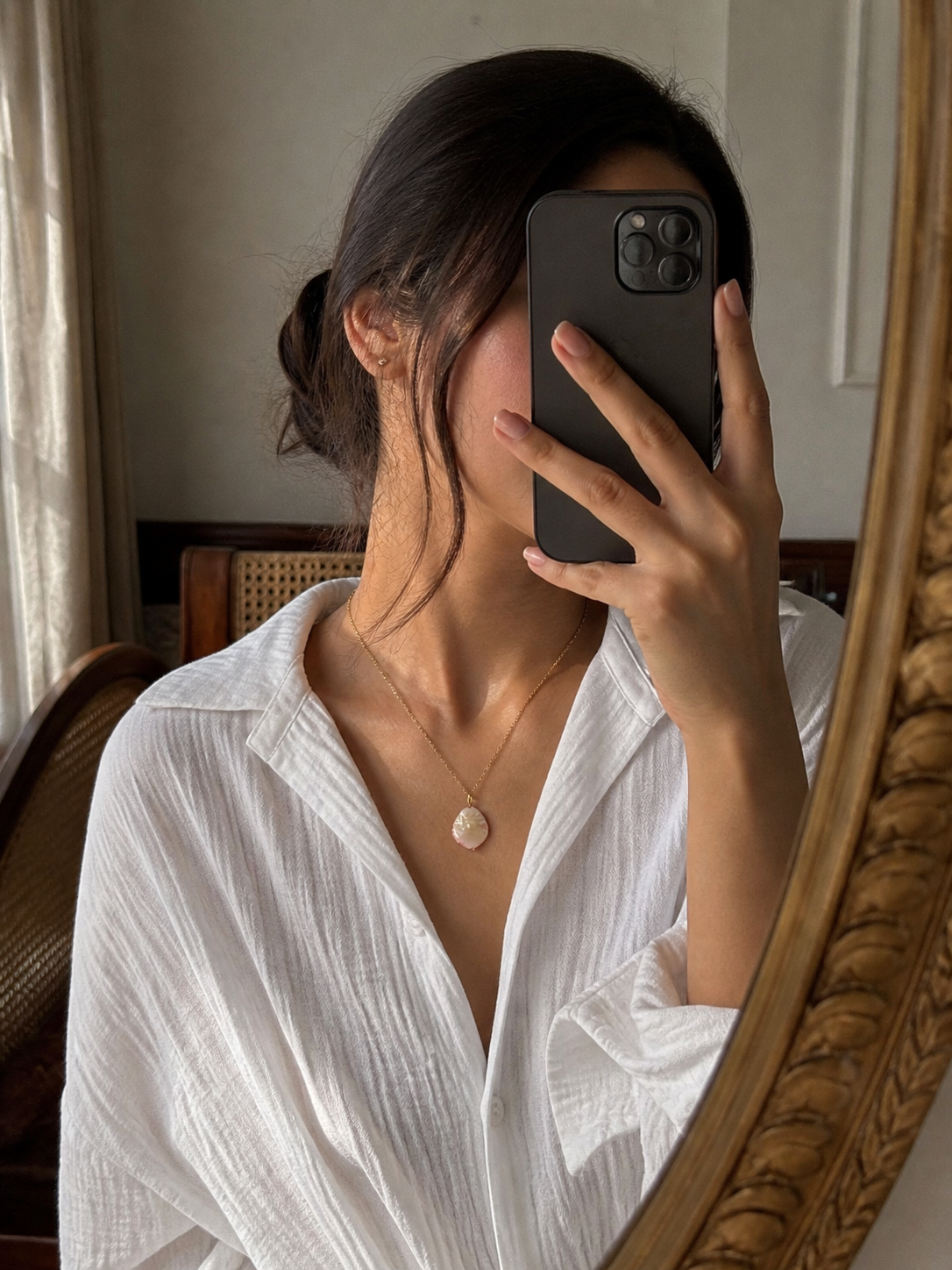 Why Pendant Necklaces Are Making a Comeback