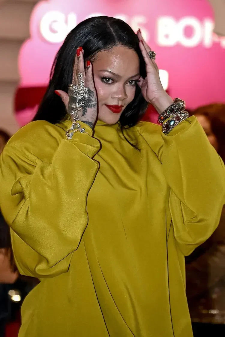Rihanna wearing Indian jewellery in Mumbai